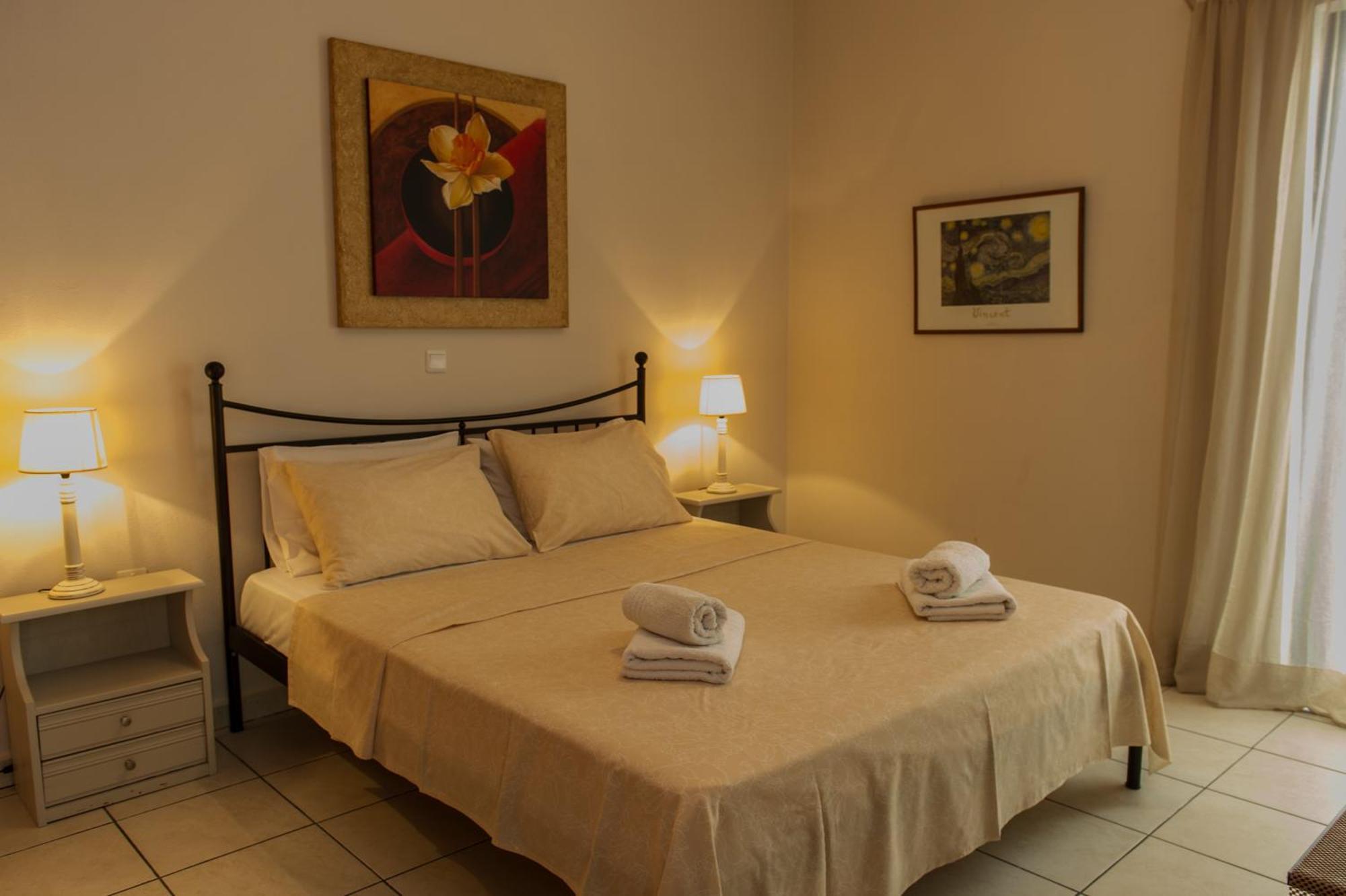 Kamari Blue Apartments Kalamata Eksteriør billede