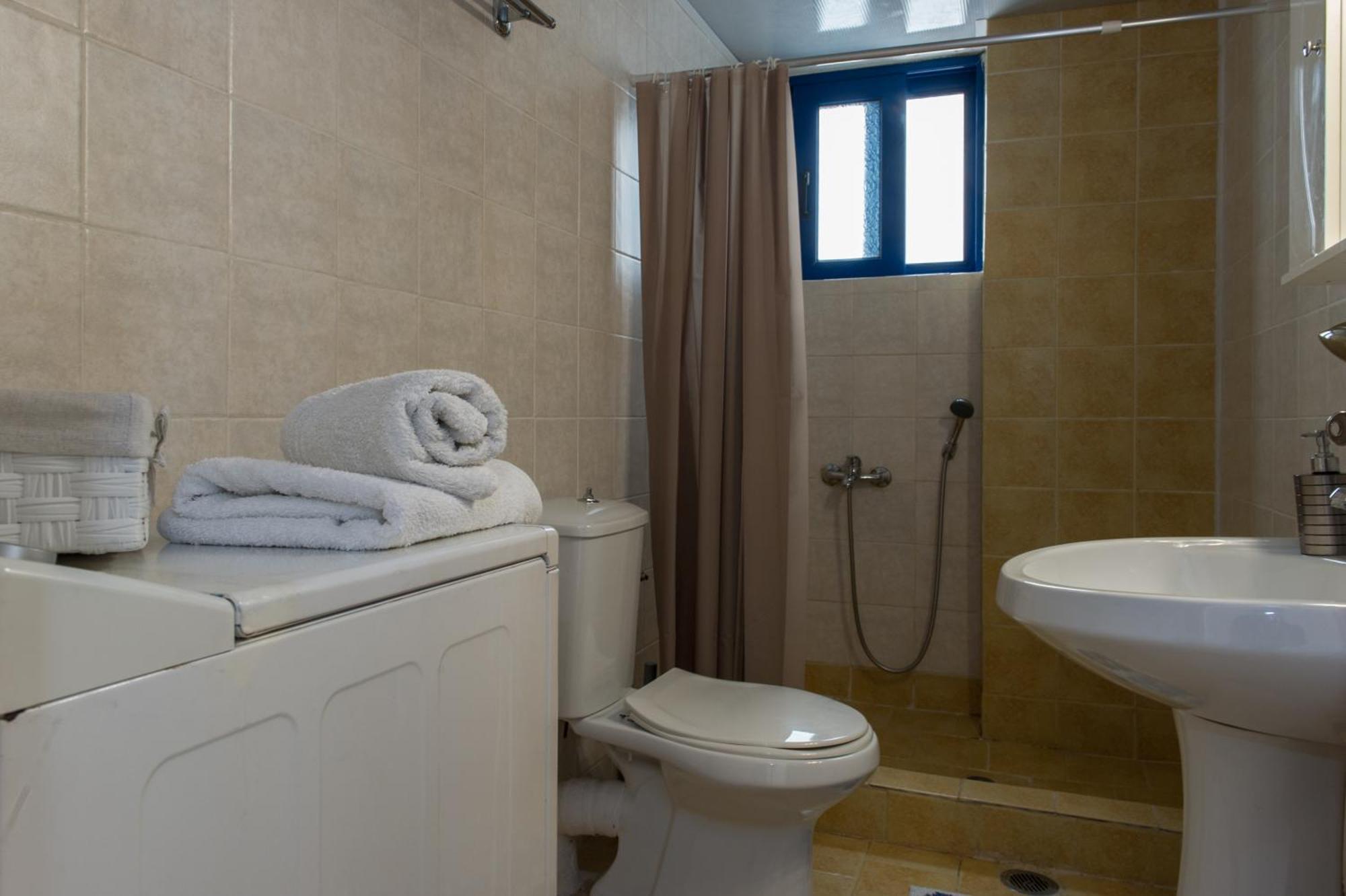 Kamari Blue Apartments Kalamata Eksteriør billede