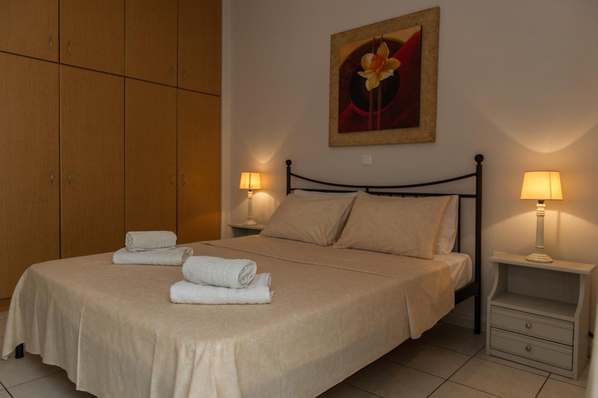 Kamari Blue Apartments Kalamata Eksteriør billede
