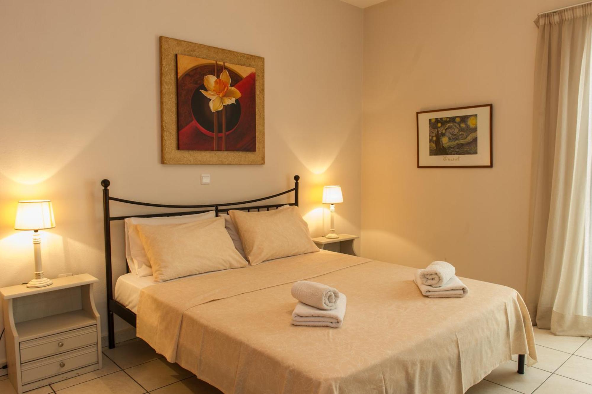 Kamari Blue Apartments Kalamata Eksteriør billede
